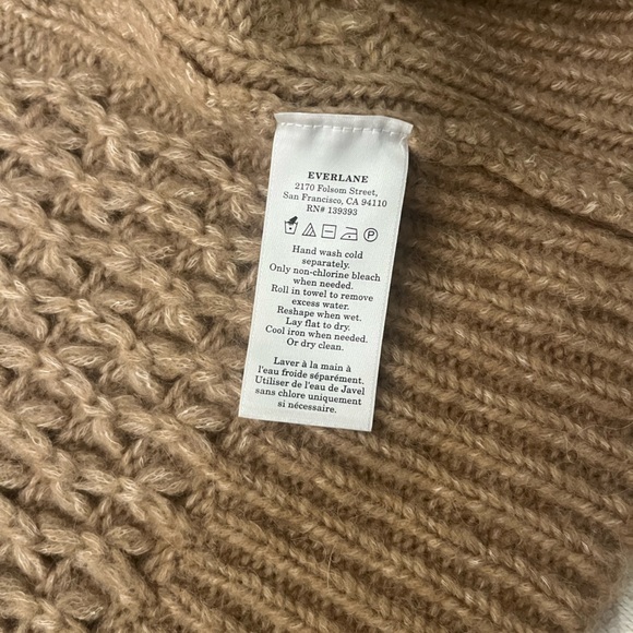 Everlane Cloud Oversized Cardigan - Picture 6 of 12